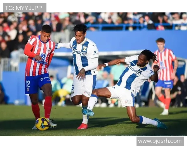 博塔与巴亦的精彩对决：一场足球盛宴的背后故事与精彩瞬间解析